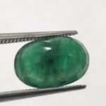 3.85 ct / 4.35 Ratti Panna  | Natural Emerald with Certificate Oval Cut | Buddha Ratna - Image 2