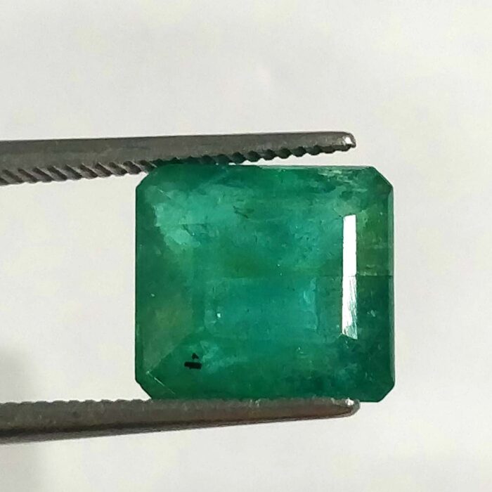 4.60 ct / 5.11 Ratti Panna  | Natural Emerald with Certificate Emerald Cut | Buddha Ratna - Image 2
