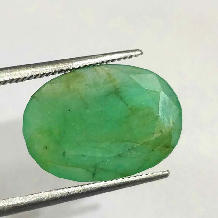 4.93 ct / 5.47 Ratti Panna  | Natural Emerald with Certificate Oval Cut | Buddha Ratna - Image 1