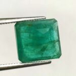4.25 ct / 4.70 Ratti Panna  | Natural Emerald with Certificate Emerald Cut | Buddha Ratna - Image 2