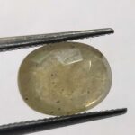 3.83 ct / 4.30 Ratti Pukhraj  | Yellow Sapphire with Certificate Oval Cut - Image 2
