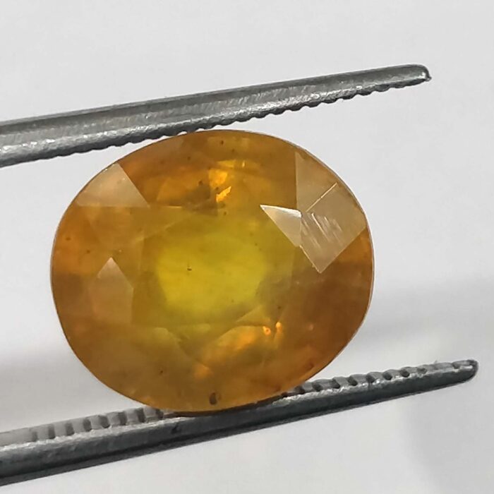 6.35 ct / 7.05 Ratti Pukhraj  | Yellow Sapphire with Certificate  Oval Cut - Image 2