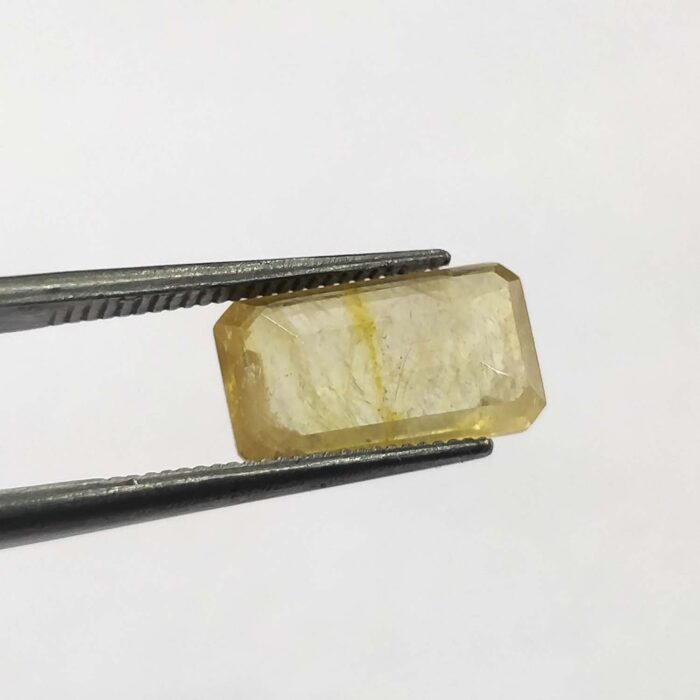 3.90 ct / 4.32 Ratti Pukhraj  | Yellow Sapphire with Certificate (Emerald Cut) - Image 3