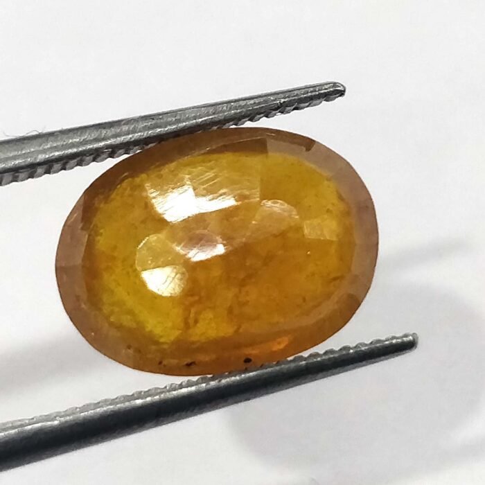 5.58 ct / 6.19 Ratti Pukhraj  | Yellow Sapphire with Certificate Oval Cut - Image 3