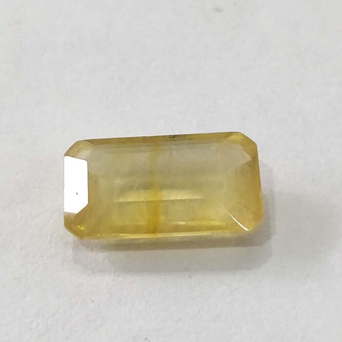 3.90 ct / 4.32 Ratti Pukhraj  | Yellow Sapphire with Certificate (Emerald Cut) - Image 1