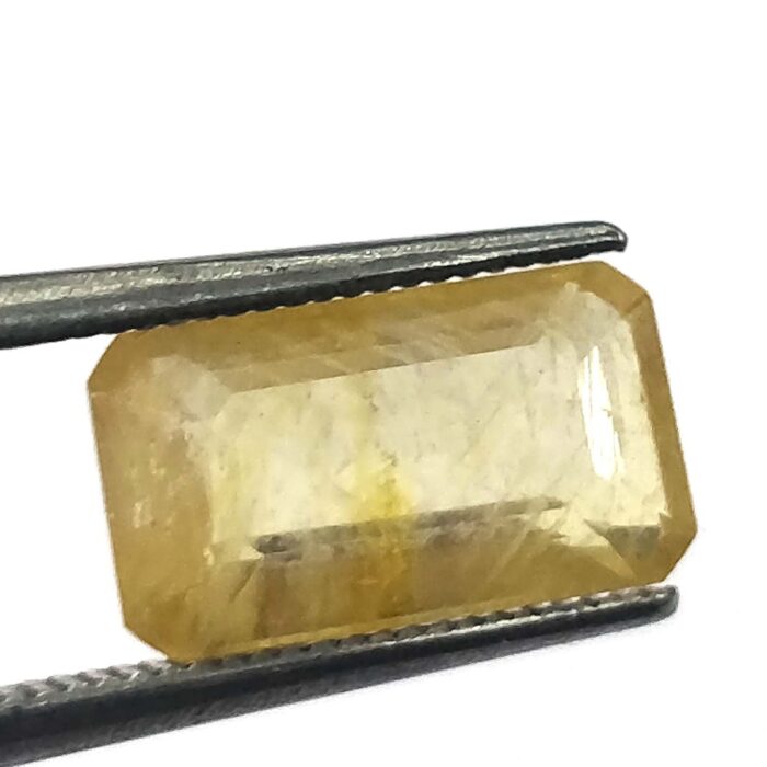 3.90 ct / 4.32 Ratti Pukhraj  | Yellow Sapphire with Certificate (Emerald Cut) - Image 2