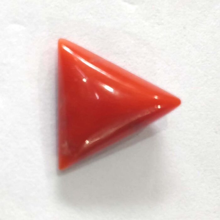Natural Coral / Moonga 4.80 ct / 5.32 Ratti | with Certificate Triangle Shape | Mangal Ratna - Image 2